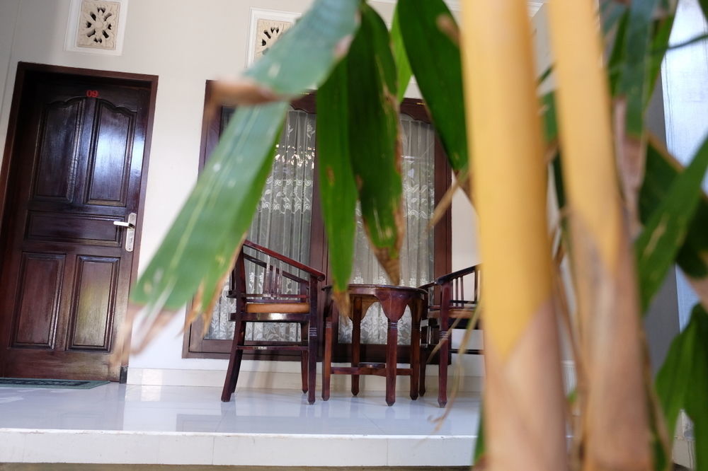 Готель Palm Garden Kuta Кута Екстер'єр фото